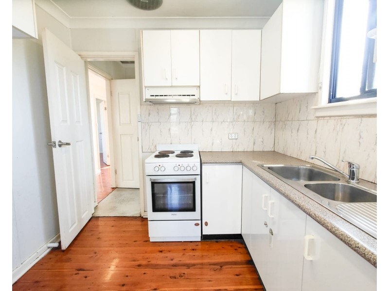 16 Frazer Avenue, Lurnea NSW 2170