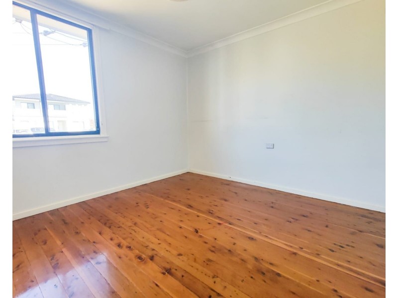 16 Frazer Avenue, Lurnea NSW 2170