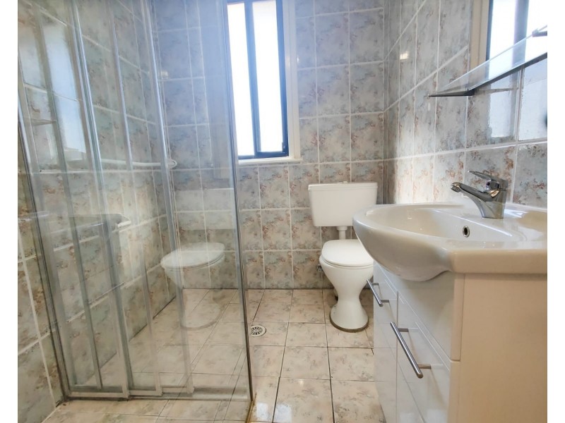 16 Frazer Avenue, Lurnea NSW 2170