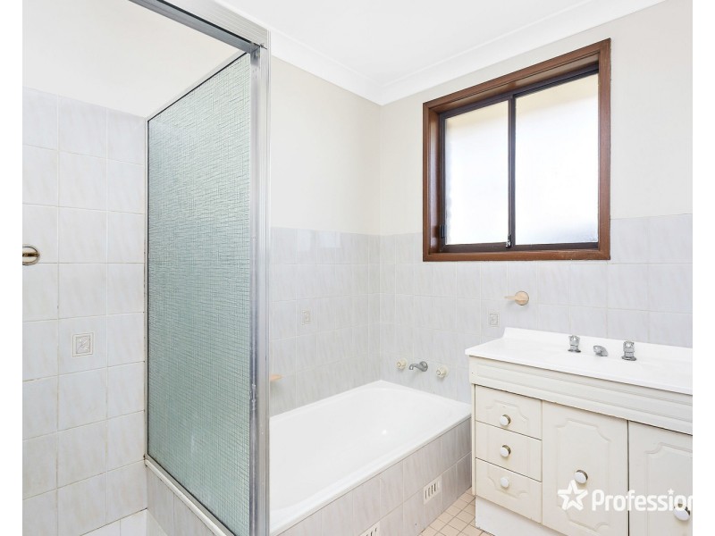 16 Eynham Road, Milperra NSW 2214
