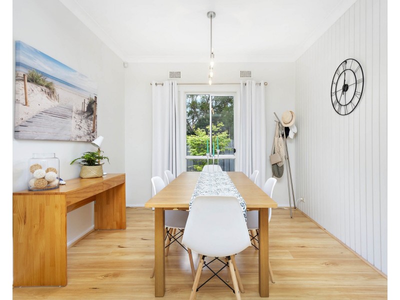 10 Denny Road, Picnic Point NSW 2213