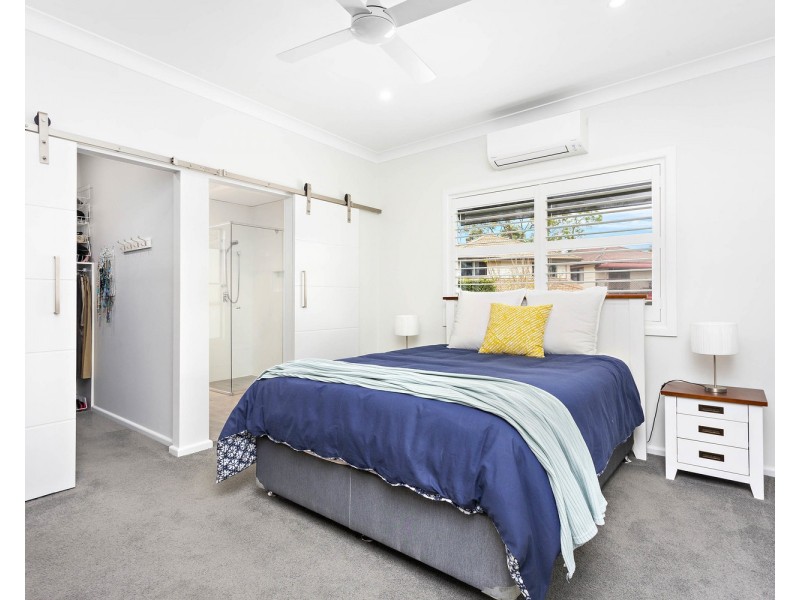 10 Denny Road, Picnic Point NSW 2213