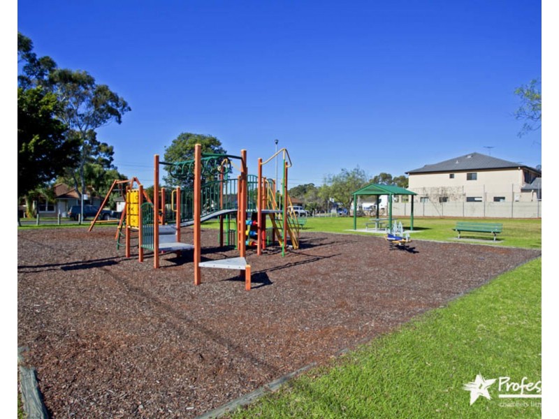 Flat/17a Gwandalan Road, Padstow NSW 2211