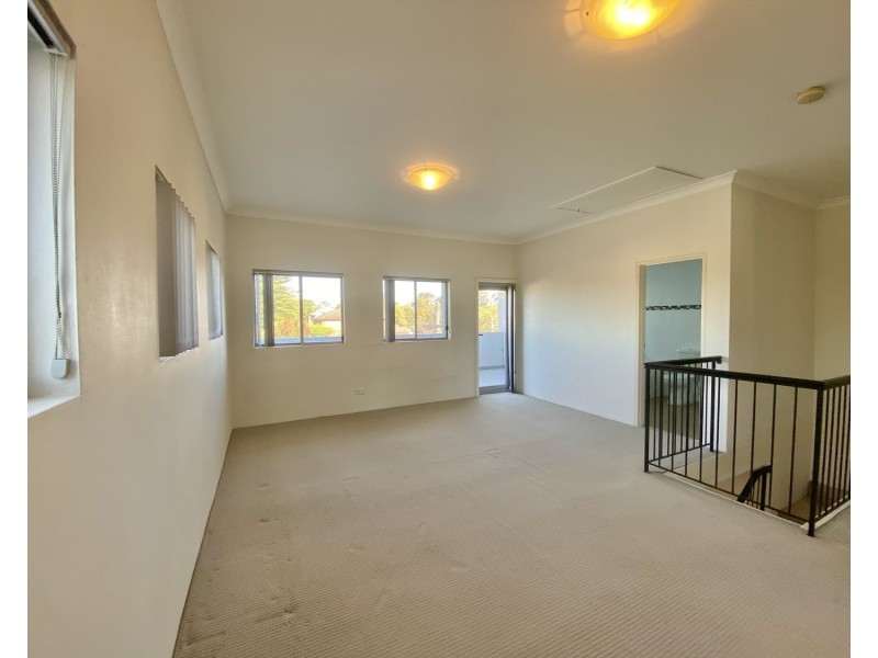 2/20 Howard Road, Padstow NSW 2211