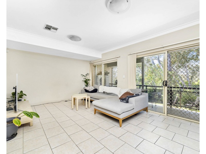 10/831 Henry Lawson Drive, Picnic Point NSW 2213