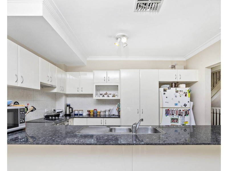 10/831 Henry Lawson Drive, Picnic Point NSW 2213