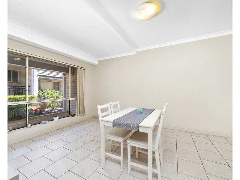 10/831 Henry Lawson Drive, Picnic Point NSW 2213