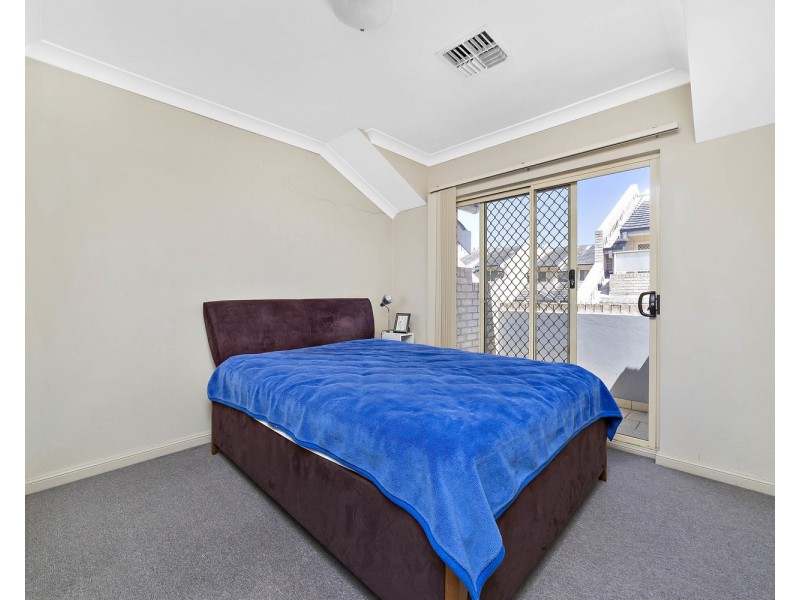 10/831 Henry Lawson Drive, Picnic Point NSW 2213