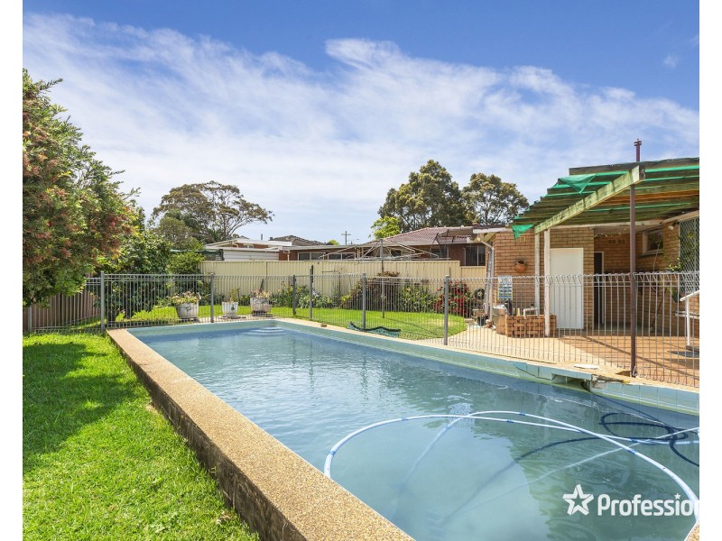 10 Marsden Crescent, Peakhurst NSW 2210