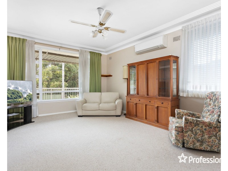 10 Marsden Crescent, Peakhurst NSW 2210