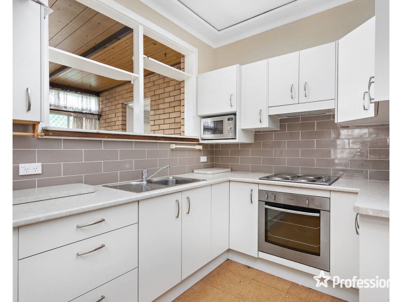 10 Marsden Crescent, Peakhurst NSW 2210