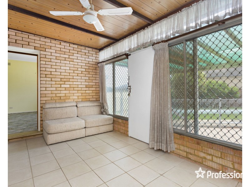 10 Marsden Crescent, Peakhurst NSW 2210