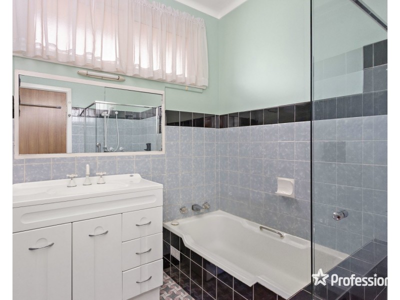 10 Marsden Crescent, Peakhurst NSW 2210