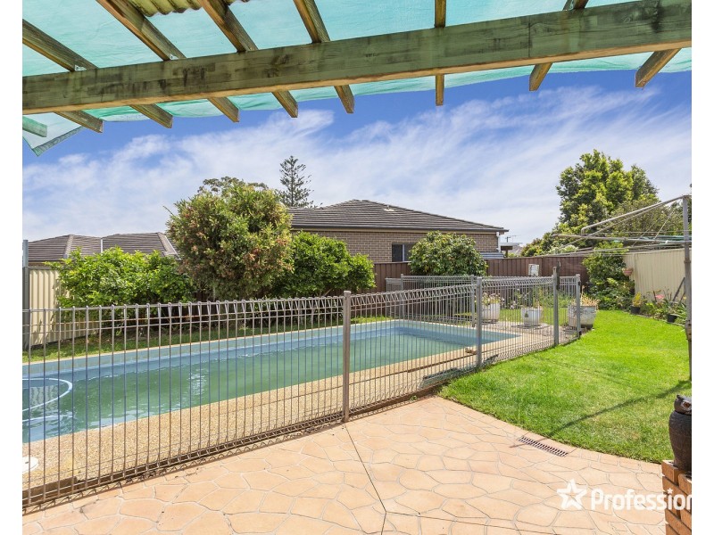 10 Marsden Crescent, Peakhurst NSW 2210