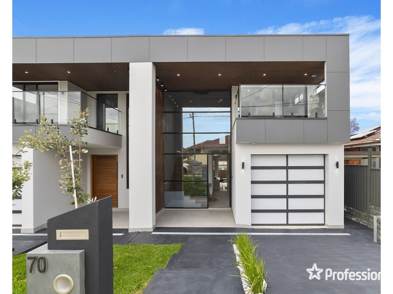 70 Thomas Street, Picnic Point NSW 2213