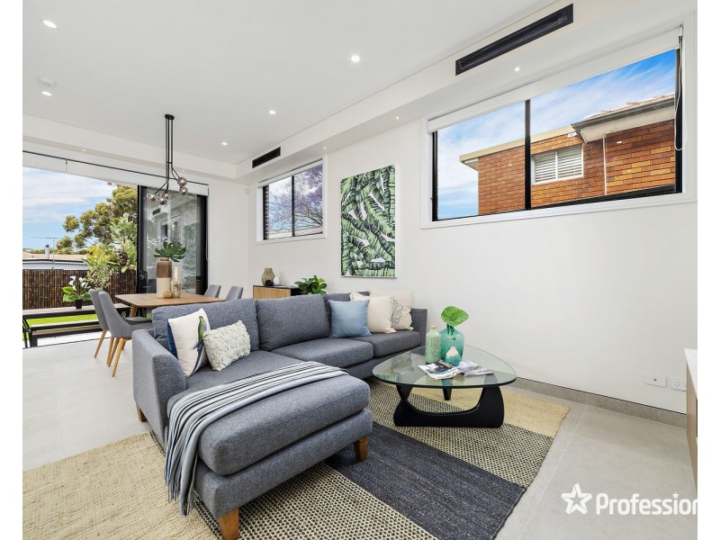 70 Thomas Street, Picnic Point NSW 2213