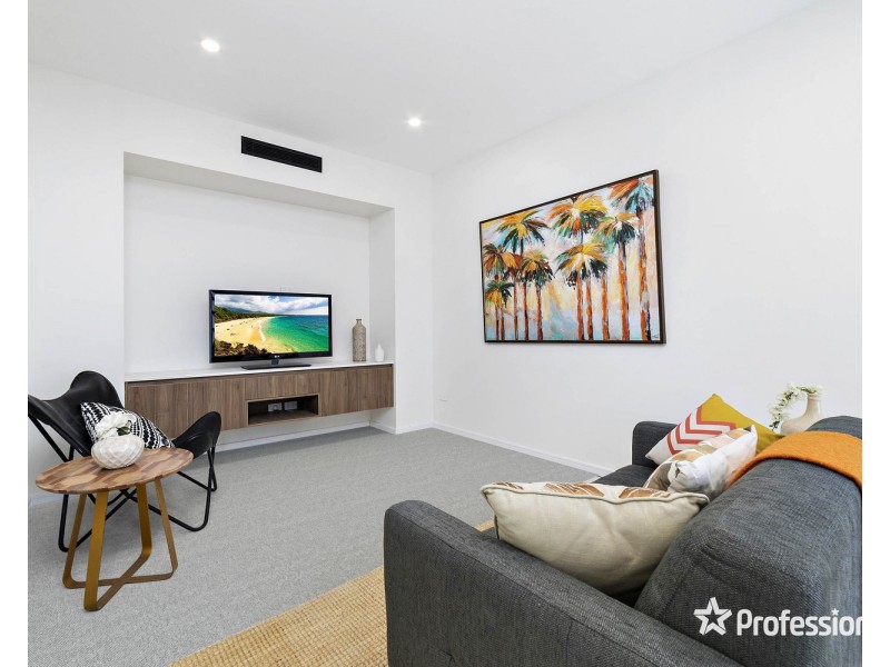 70 Thomas Street, Picnic Point NSW 2213