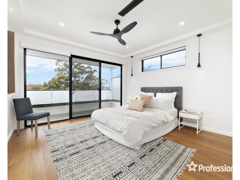 70 Thomas Street, Picnic Point NSW 2213