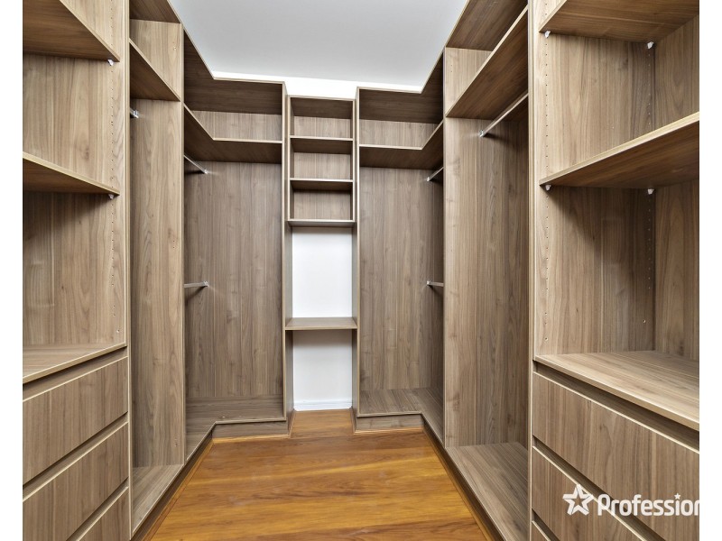 70 Thomas Street, Picnic Point NSW 2213