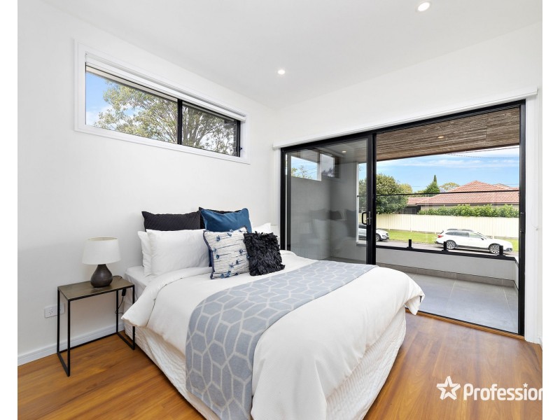 70 Thomas Street, Picnic Point NSW 2213