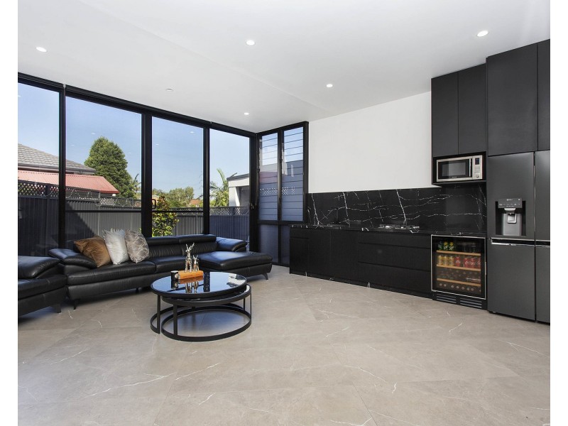 1 Fewtrell Avenue, Revesby Heights NSW 2212