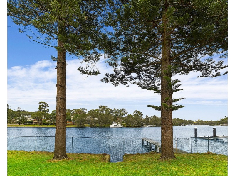 21 Burbank Avenue, East Hills NSW 2213