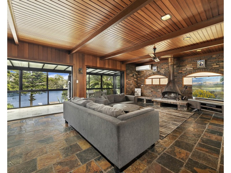 21 Burbank Avenue, East Hills NSW 2213