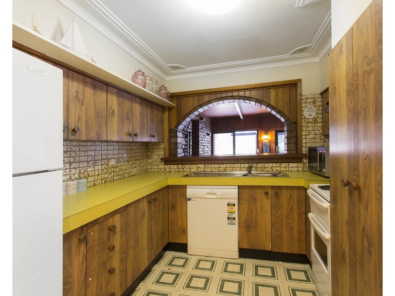 21 Burbank Avenue, East Hills NSW 2213