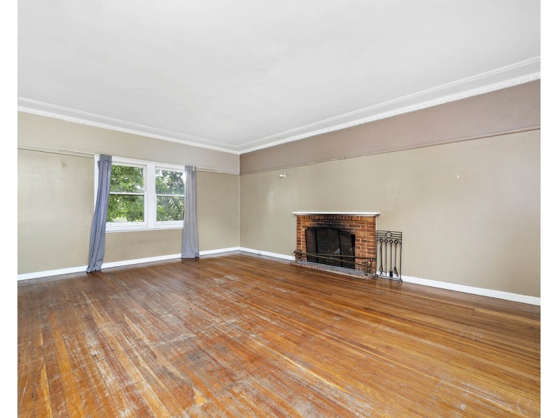 807 Henry Lawson Drive, Picnic Point NSW 2213