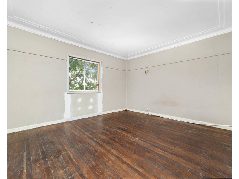 807 Henry Lawson Drive, Picnic Point NSW 2213