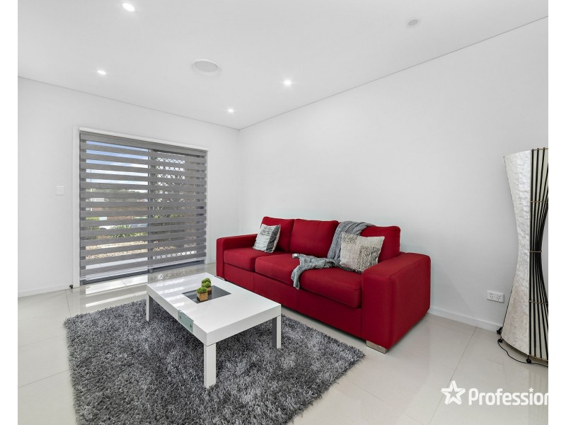 30 Burbank Avenue, East Hills NSW 2213