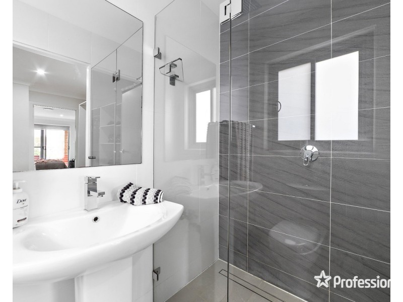 30 Burbank Avenue, East Hills NSW 2213