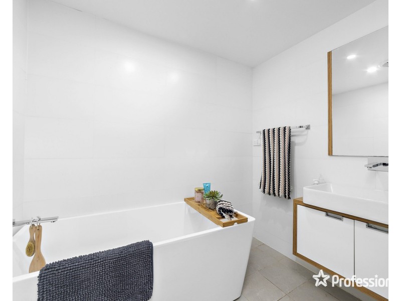 30 Burbank Avenue, East Hills NSW 2213