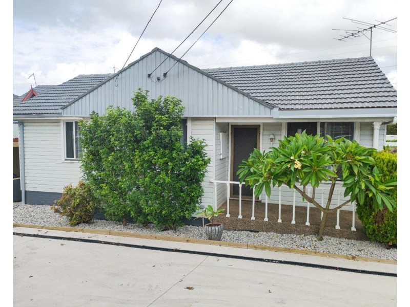 213 Davies Road, Padstow NSW 2211
