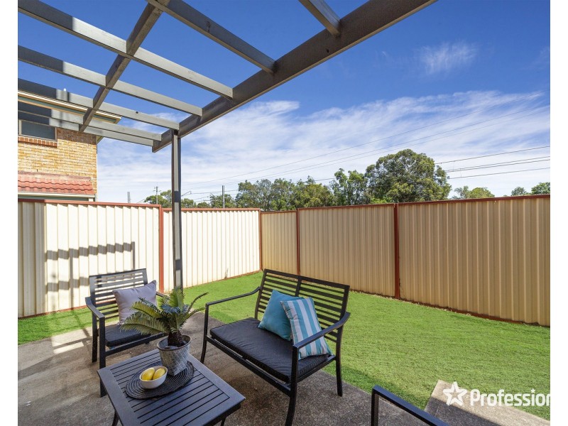 9/6 Lehn Road, East Hills NSW 2213