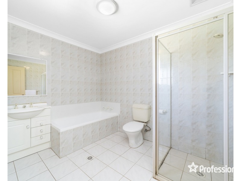 9/6 Lehn Road, East Hills NSW 2213