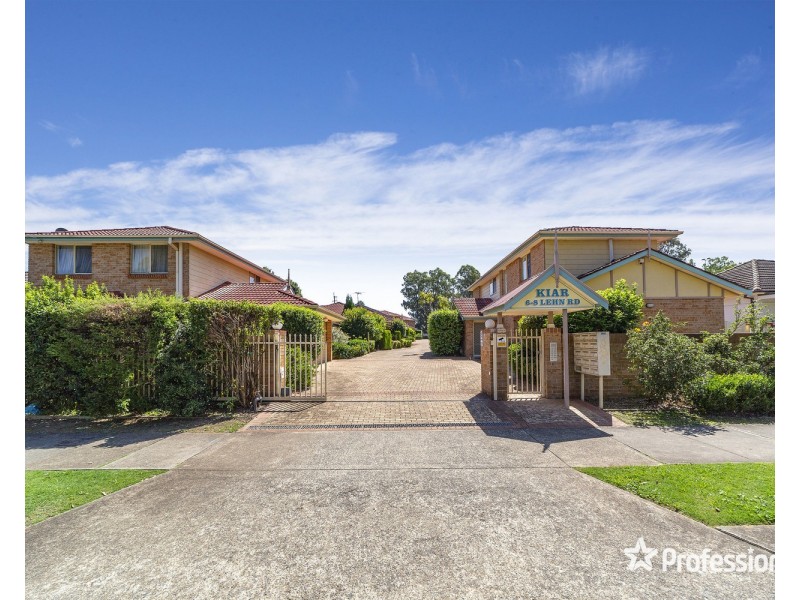 9/6 Lehn Road, East Hills NSW 2213