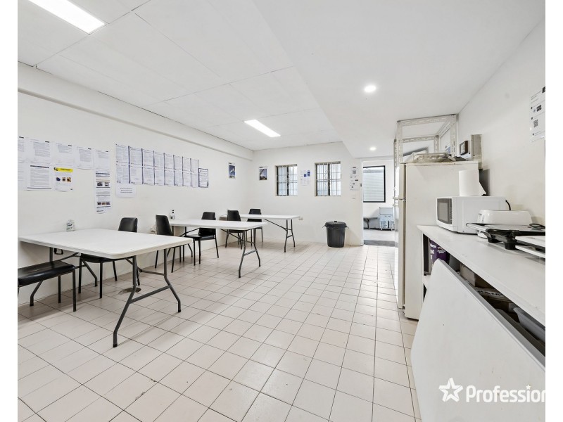 24 Maclaurin Avenue, East Hills NSW 2213