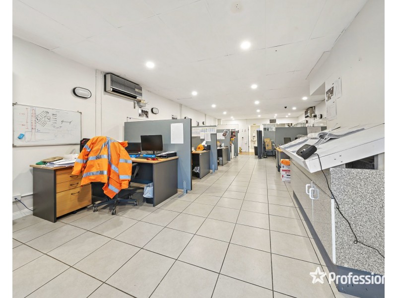 24 Maclaurin Avenue, East Hills NSW 2213