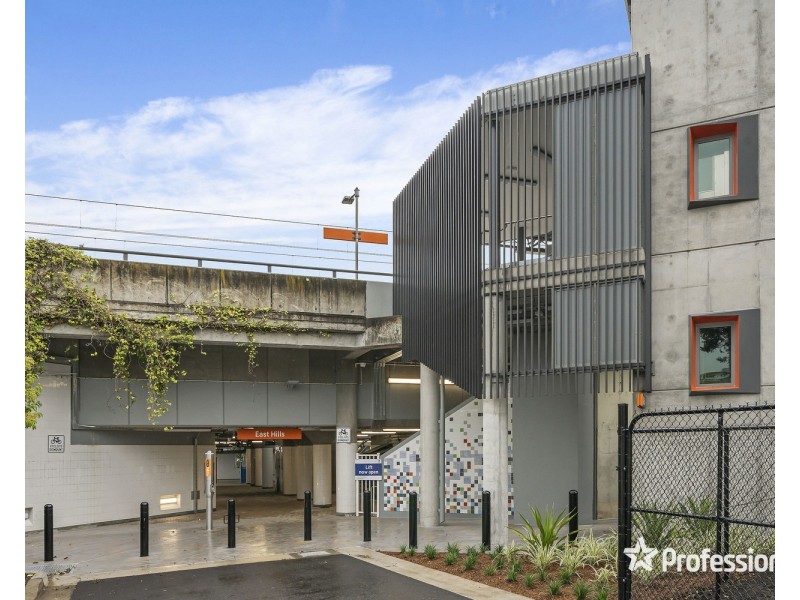 24 Maclaurin Avenue, East Hills NSW 2213