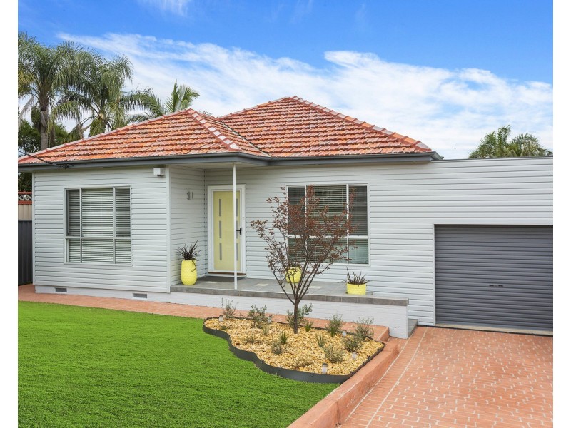 10 Denny Road, Picnic Point NSW 2213