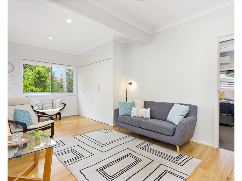 10 Denny Road, Picnic Point NSW 2213