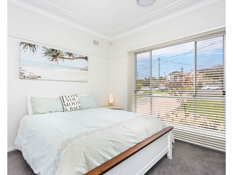 10 Denny Road, Picnic Point NSW 2213