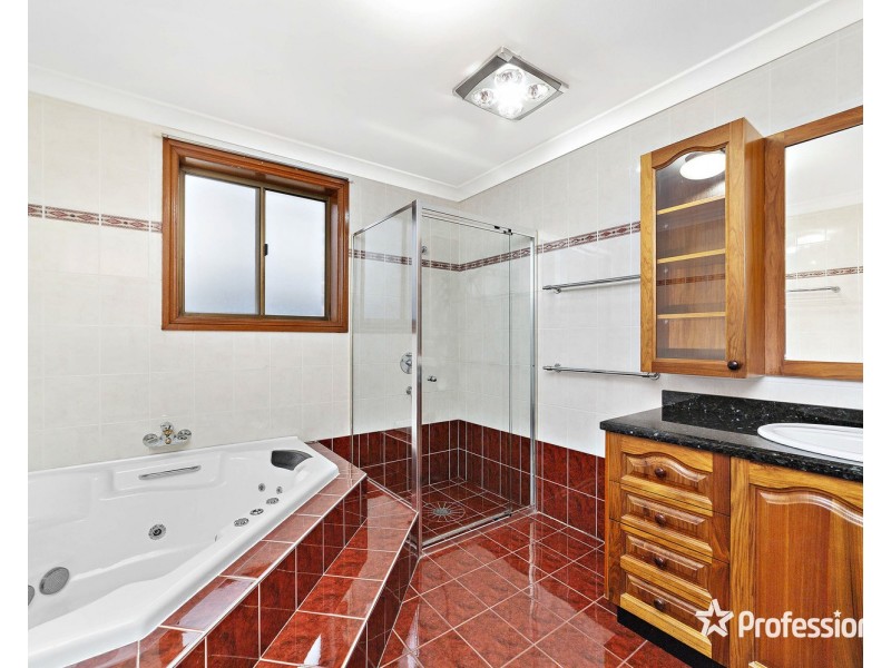 4 Cooks Avenue, Canterbury NSW 2193