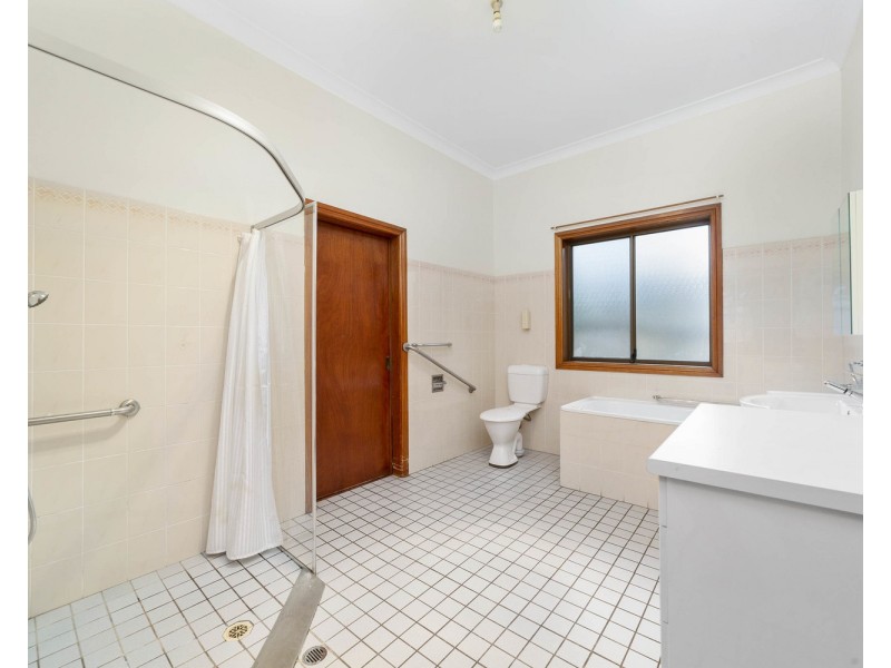 4 Cooks Avenue, Canterbury NSW 2193