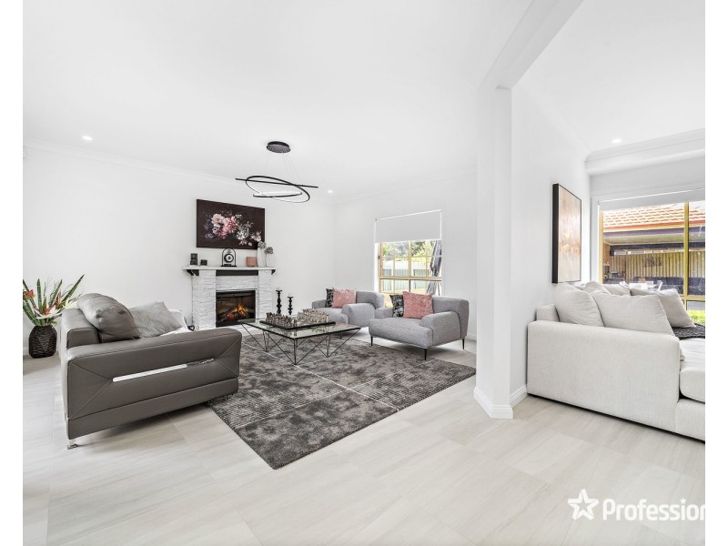 37 Victor Avenue, Picnic Point NSW 2213