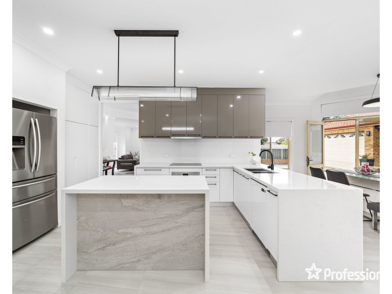 37 Victor Avenue, Picnic Point NSW 2213