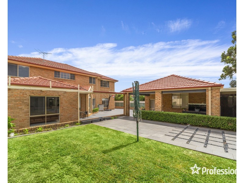 37 Victor Avenue, Picnic Point NSW 2213