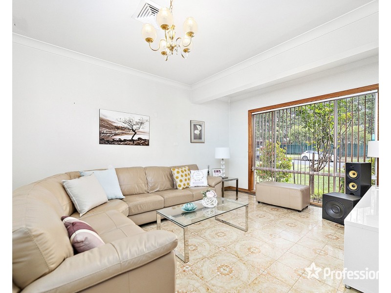 7 Amiens Avenue, Milperra NSW 2214