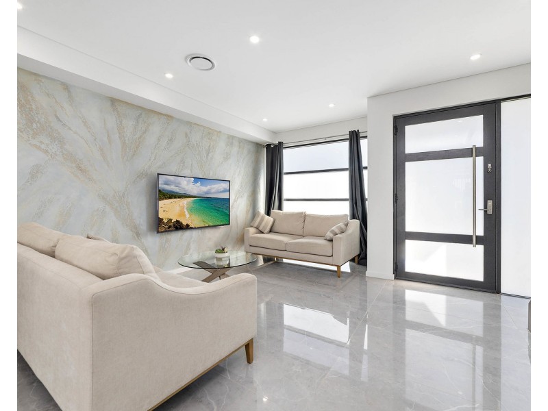 4 Burbank Avenue, East Hills NSW 2213